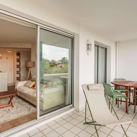 Moderne Avec Piscine Collective - Fr-1-4-623 *